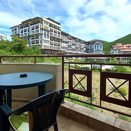 Appartement Sea Sirena With A Mountain View Sveti Vlas