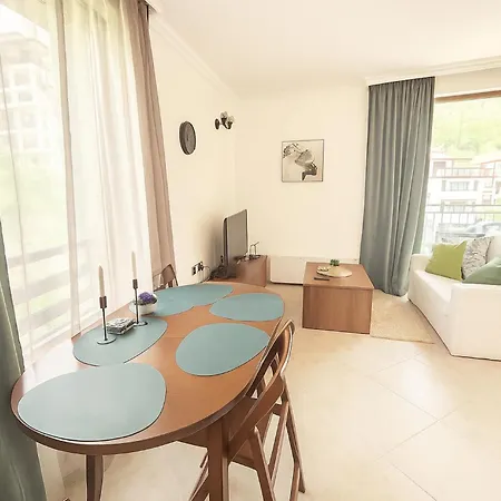 Sea Sirena With A Mountain View *