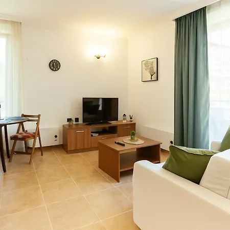 アパート Sea Sirena With A Mountain View *