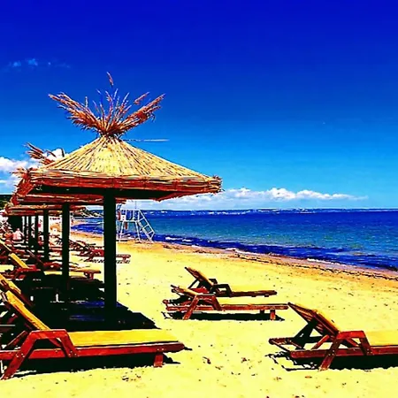 Sea Sirena With A Mountain View アパート *